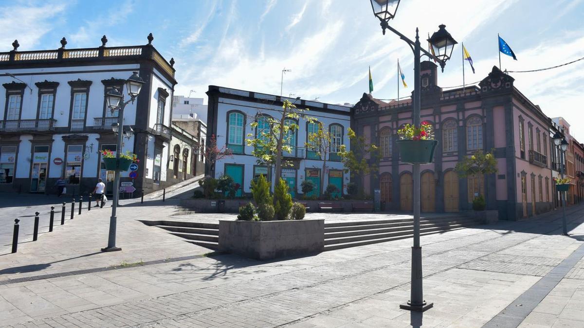 Calles vacías en el casco de Arucas durante el confinamiento.