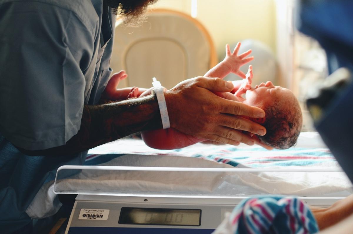 Los bebés de madres vacunadas obtienen hasta 6 meses de protección.