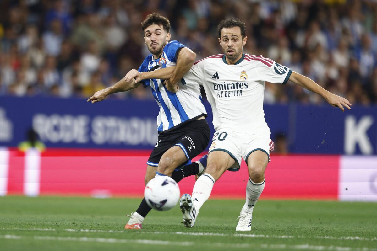 Bernardo Silva y Roger Hinojo deurante el Espanyol - Real Madrid
