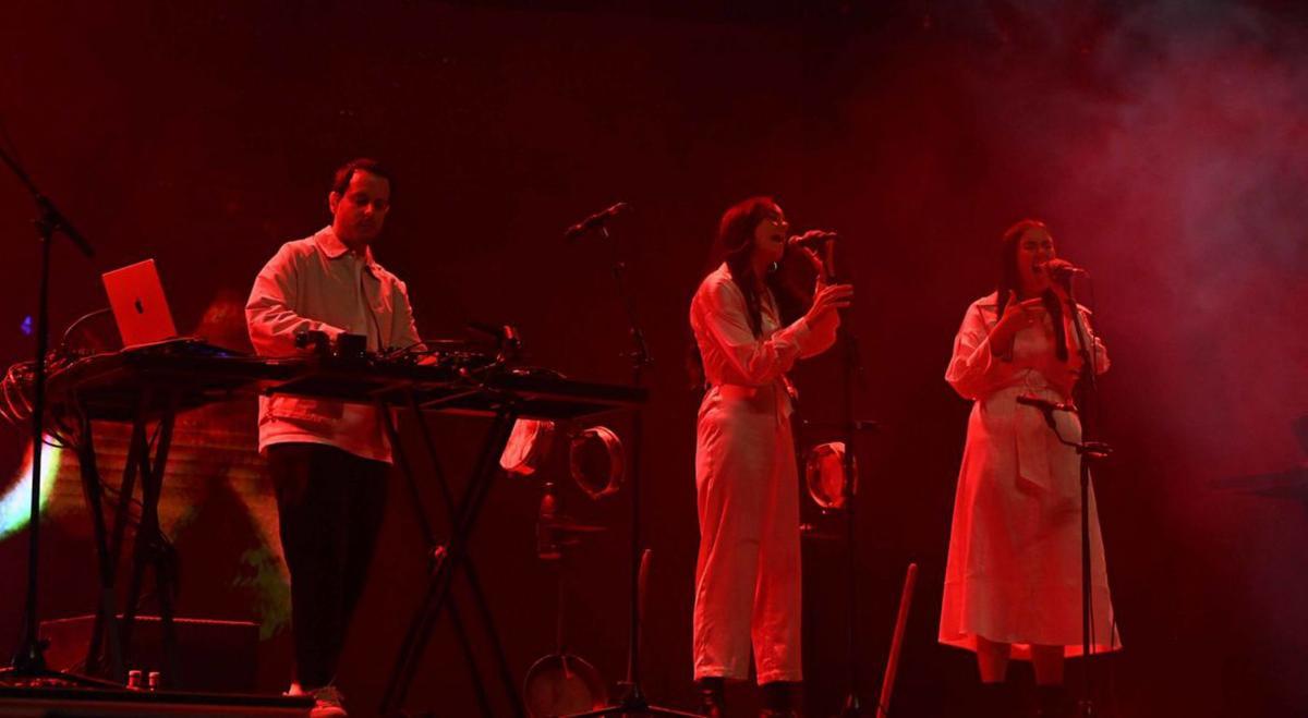 Humor de Carlos Blanco y música de Baiuca para despedir el congreso