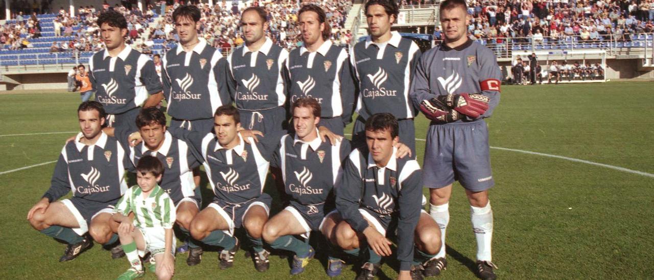 Formación inicial del Córdoba CF en León en mayo de 1999.