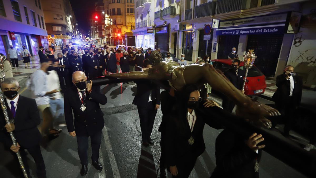 Madrugada de traslados para la veneración 'El Verbo Encarnado' en la Catedral