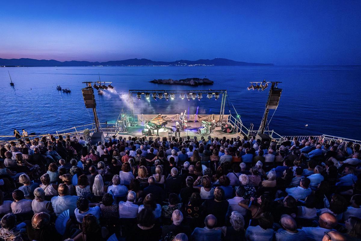 Un concert del Portalblau a la Mar d'en Manassa, en una imatge d'arxiu.