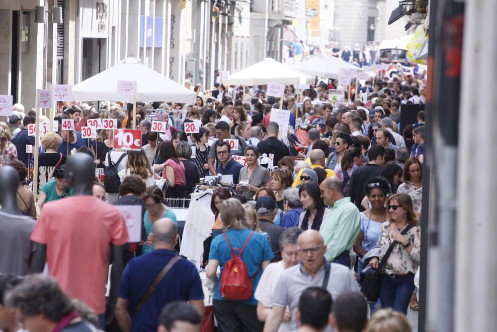 Massiva macrobotiga al carrer al centre de Girona