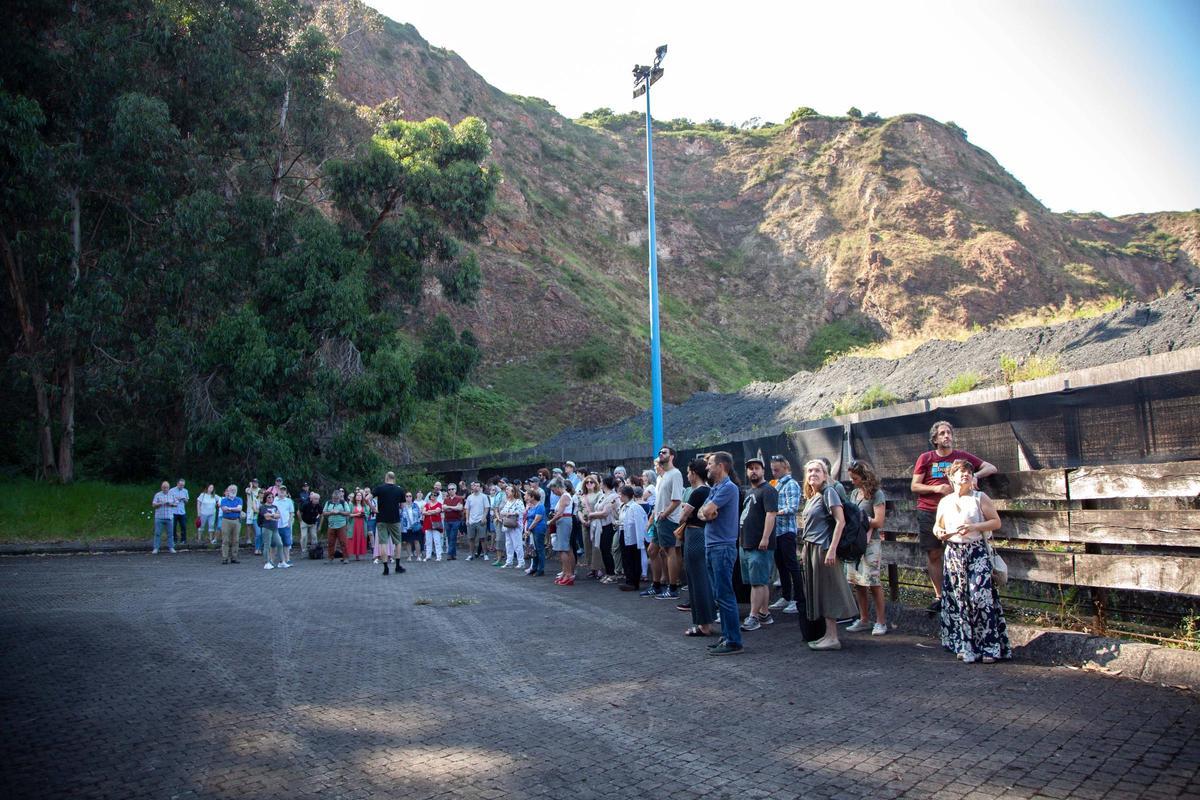 Un momento de una de las visitas a El Musel organizadas el año pasado.