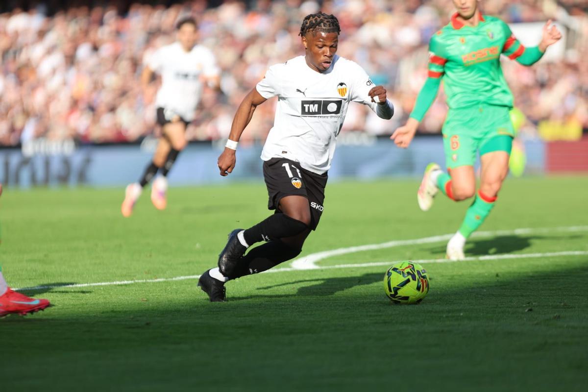 El Valencia CF suma tres puntos en Mestalla