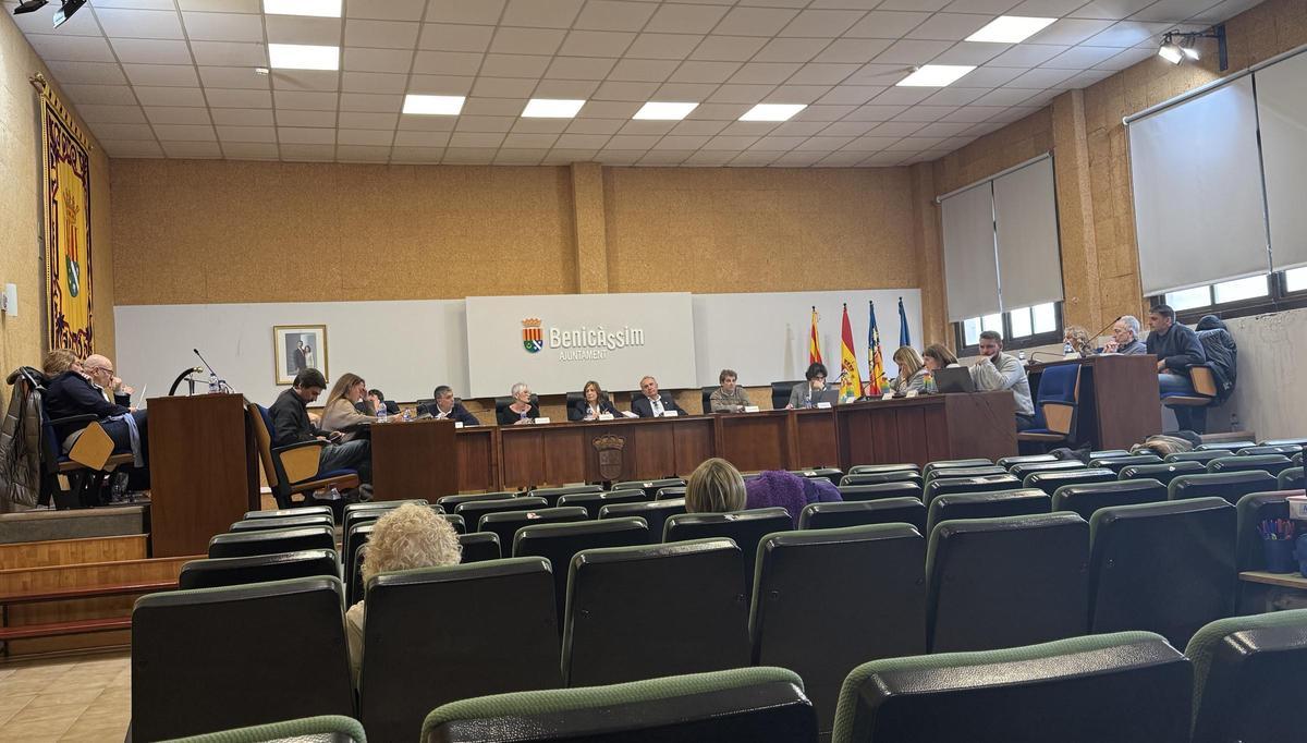 El pleno de Benicàssim ha sacado adelante la moción presentada por el PP 'Contra la regularización masiva de personas extranjeras en situación irregular', aprobada por el Gobierno de España.