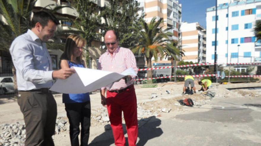 La alcaldesa de Vila visita las obras.