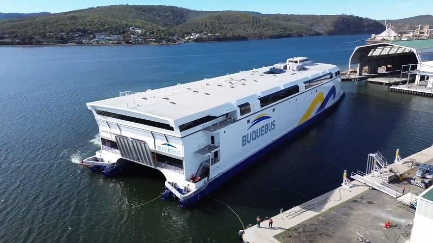 Ya navega el primer gran ferry 100% eléctrico del mundo: 2.100 pasajeros y 225 coches a bordo