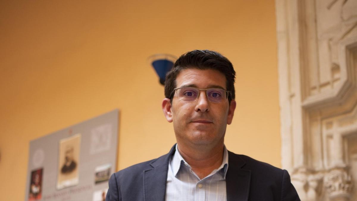 El alcalde de Ontinyent Jorge Rdoríguez, en una imagen captada hoy en el consistorio de la capital de la Vall d'Albaida.