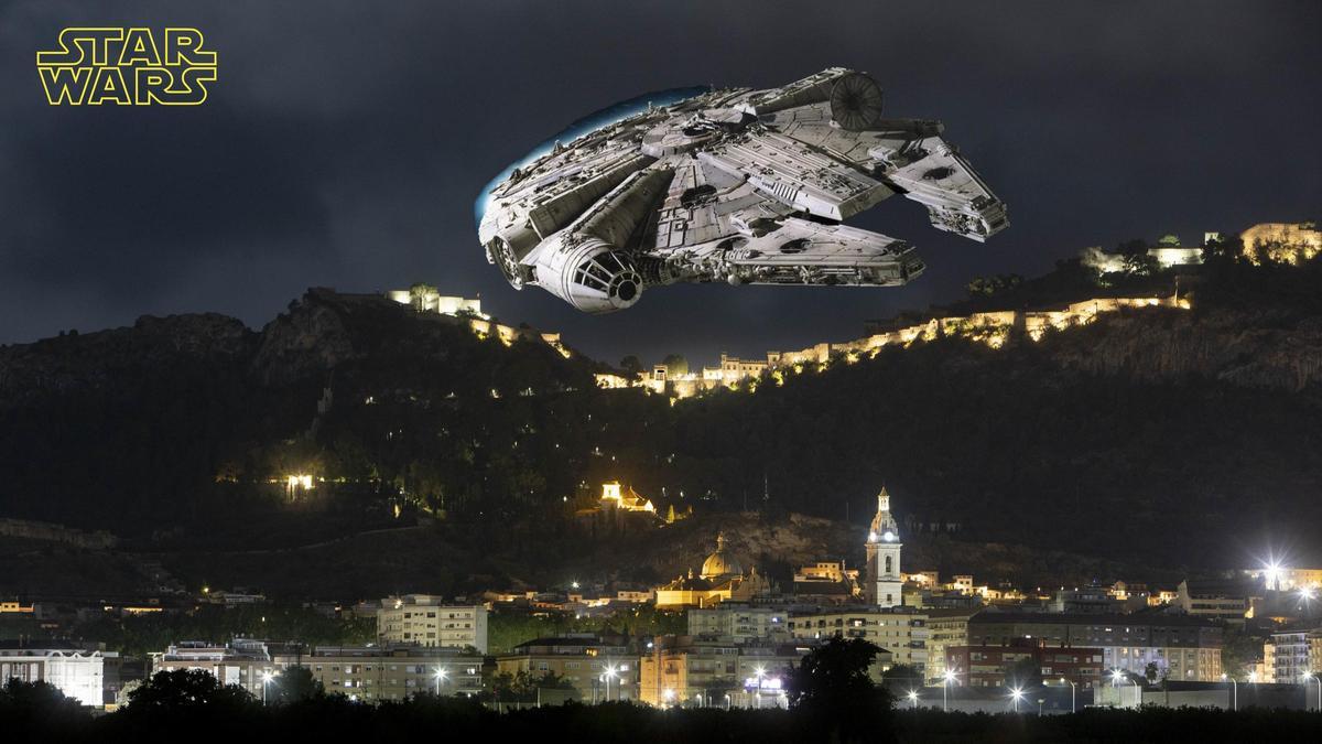 El "Halcón milenario" sobrevuela el Castell de Xàtiva de noche, en un fotomontaje compartido por redes.