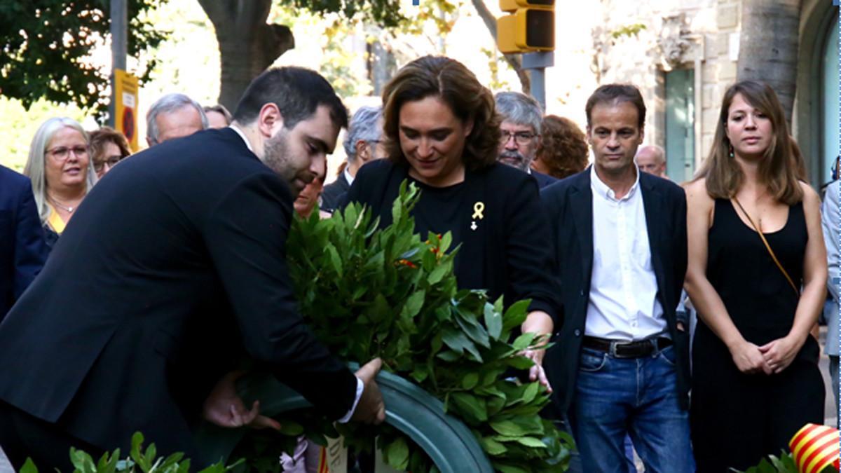 Ada Colau en la ofrenda de la Diada en el monumento de Rafael Casanova.