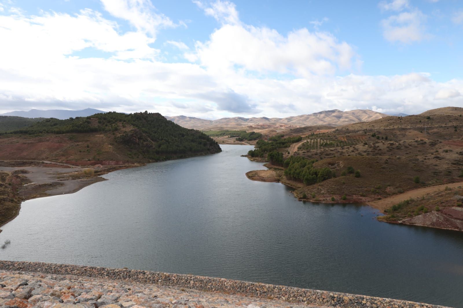 FOTOGALERÍA | Visita de Lambán y María Dolores Pascual al embalse de Mularroya