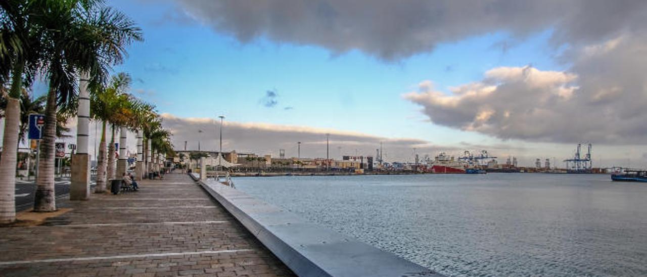 Vista del lado poniente del Muelle Santa Catalina desde el acceso de la plaza de Canarias.