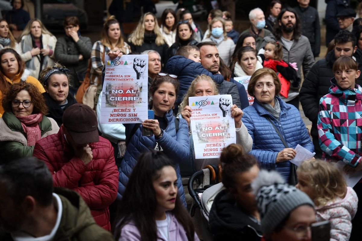 Protesta por el cierre de una guardería en La Paz