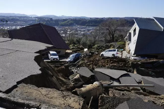 Un potente terremoto deja decenas de muertos y edificios derruidos en Japón