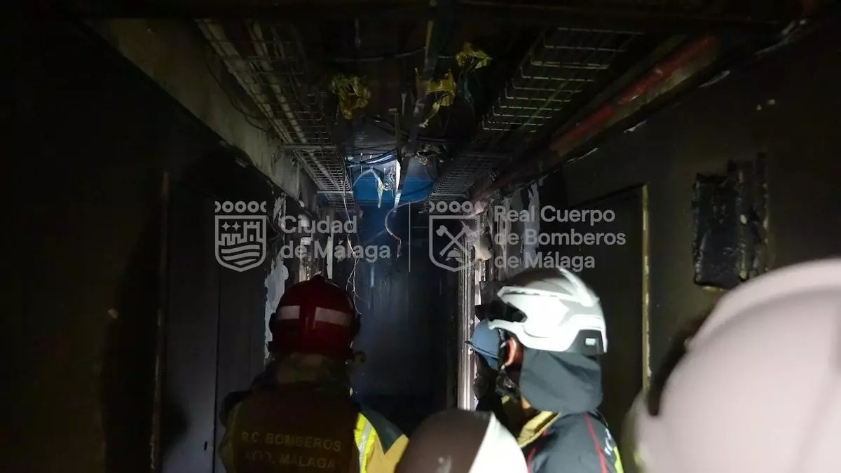 El Ayuntamiento de Málaga ordena medidas urgentes para garantizar la seguridad tras el incendio en el edificio del Hotel Ibis