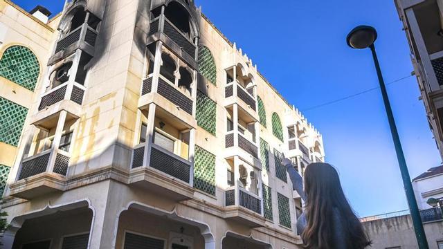 La joven Nerea fue rescatada por los Bomberos desde el balcón junto a tres familiares en el incendio de Crevillent.