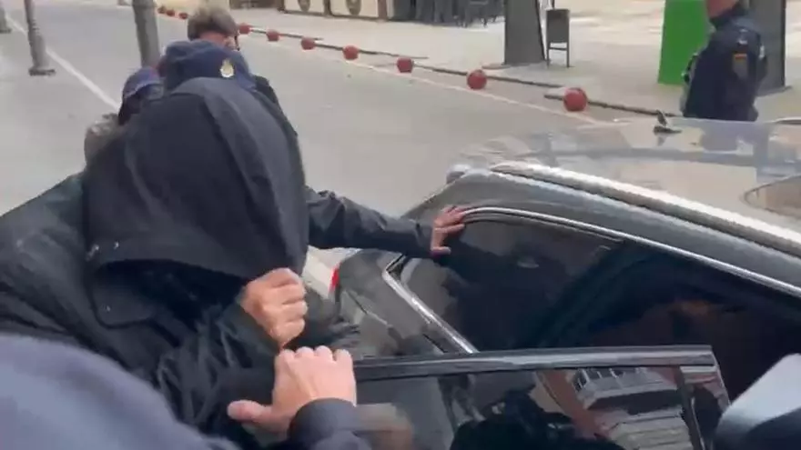 La jueza deja en libertad al anestesista de la clínica dental de Alzira