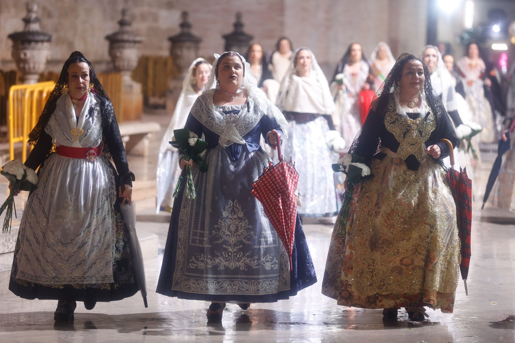 Todas las fotos de la Ofrenda del 18 de marzo por la calle San Vicente entre las 20:00 y las 21:00 horas