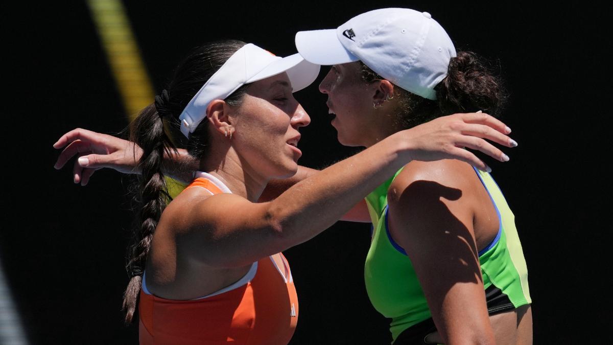 Pegula y Keys se saludan tras el partido