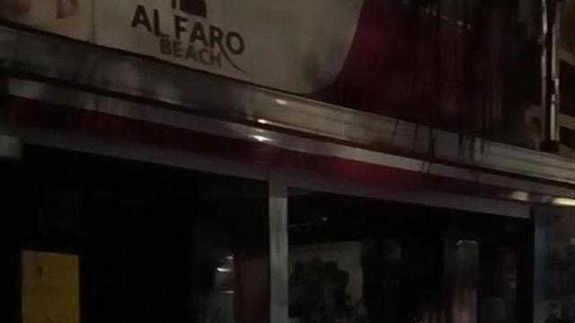 Imagen de un restaurante de Playa de Palma durante el apagón eléctrico.