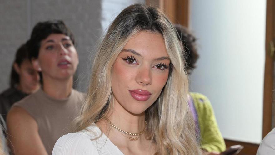 Alejandra Rubio estalla ante las críticas por decir que estrena su primer ordenador con 26 años y manda un mensaje a sus haters: "Para los que estáis sin dormir..."
