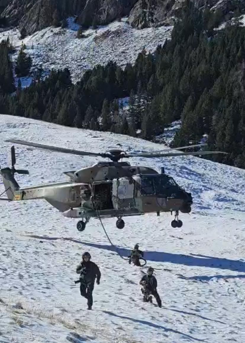 "Boinas verdes" del MOE participan en un rescate en el Pirinero aragonés