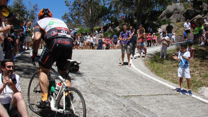 El Gran Fondo Ézaro incluirá pistas de tierra y homenajeará al equipo ONCE