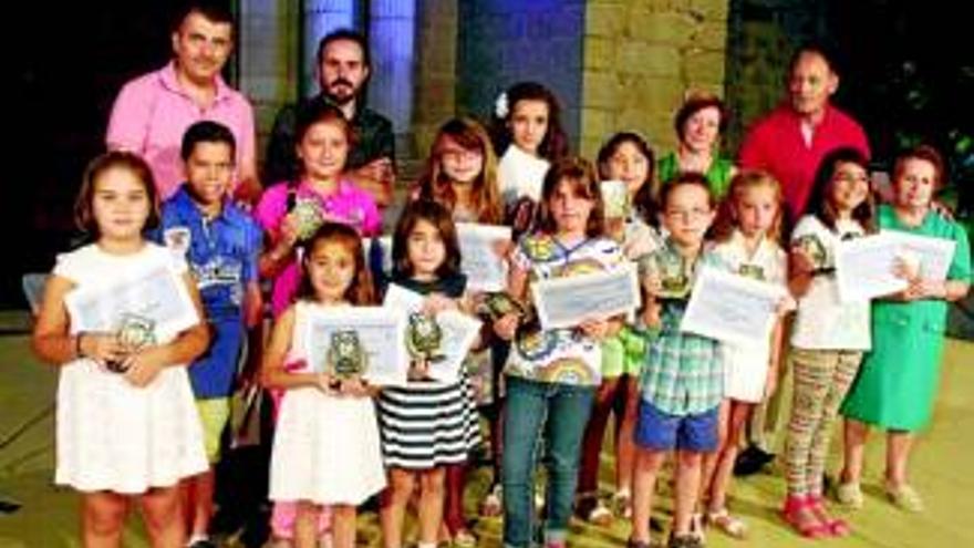 Premios a los mejores estudiantes y redactores