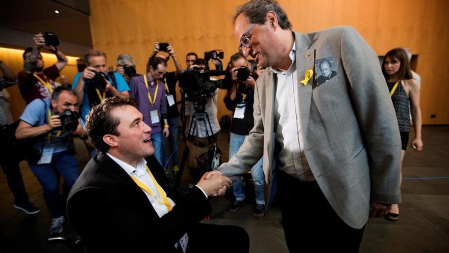 David Bonvehí rep la felicitació del president Quim Torra.