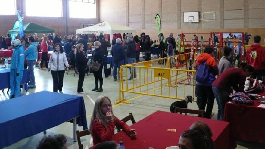 Primera edició del certamen, amb les parades situades al pavelló piteu