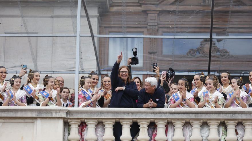 &quot;Senyora pirotècnica pot començar la mascletà&quot;