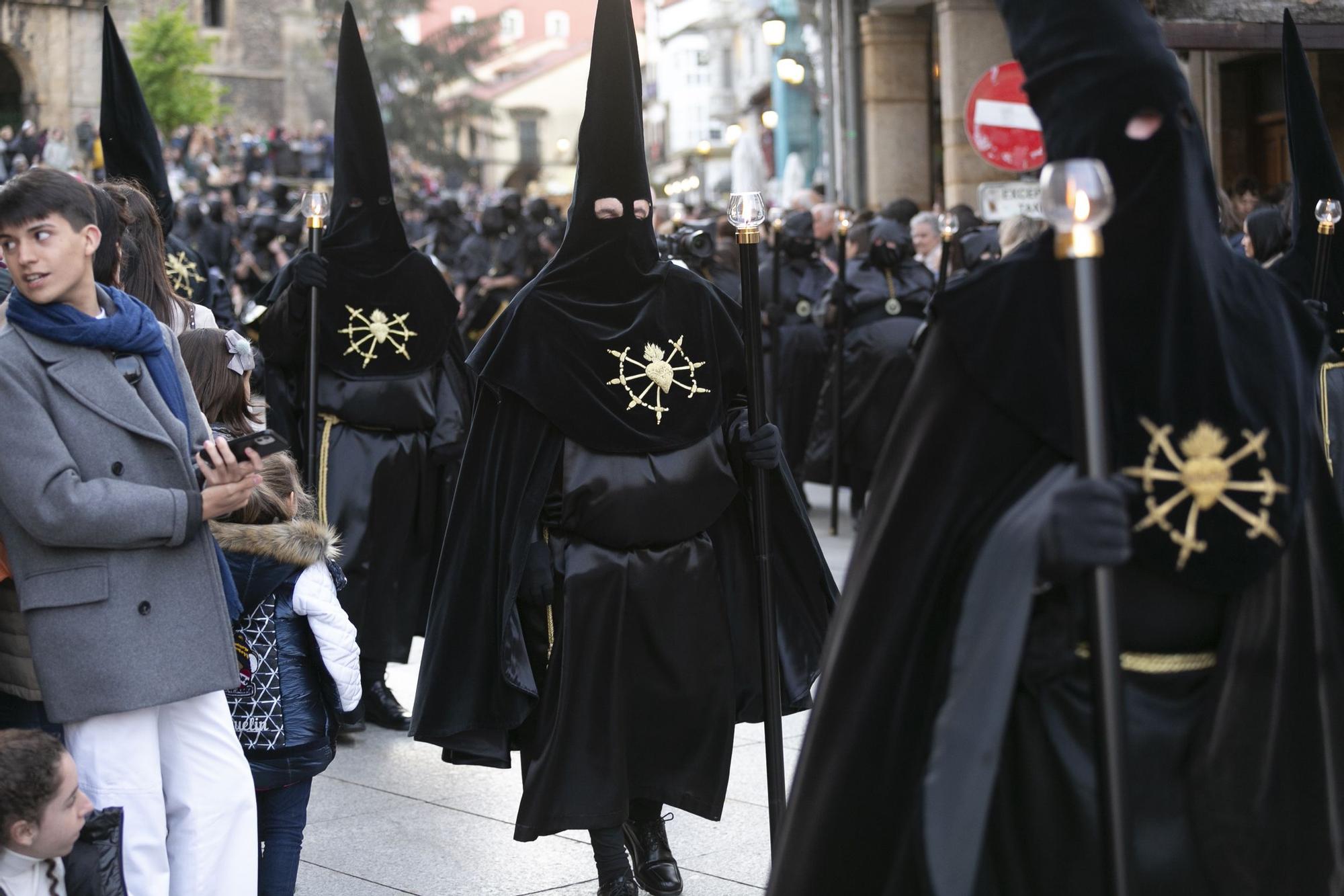 EN IMÁGENES: Así fue la procesión del Encuentro en Avilés