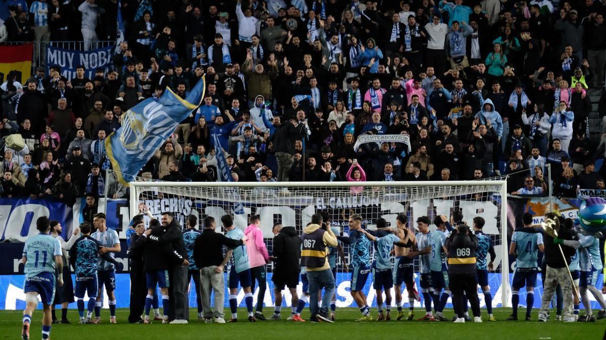 El Málaga CF celebra una victoria en La Rosaleda.