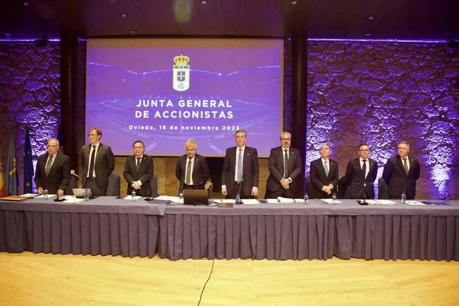 EN IMÁGENES: Junta de accionistas del Real Oviedo en el Auditorio Príncipe Felipe