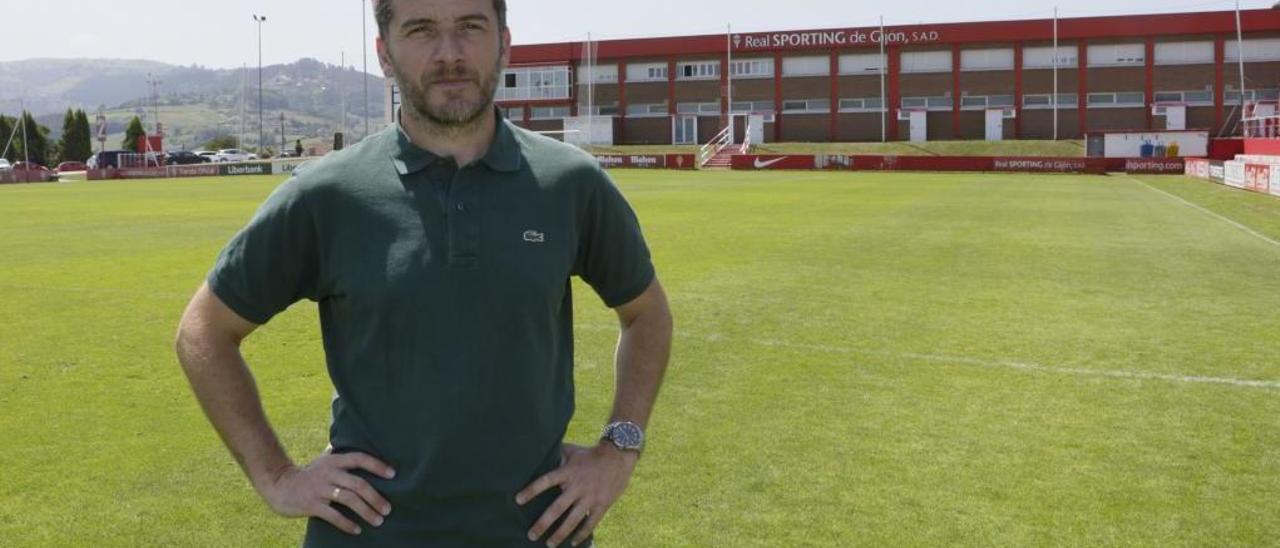 Samuel Baños, entrenador del Sporting B.