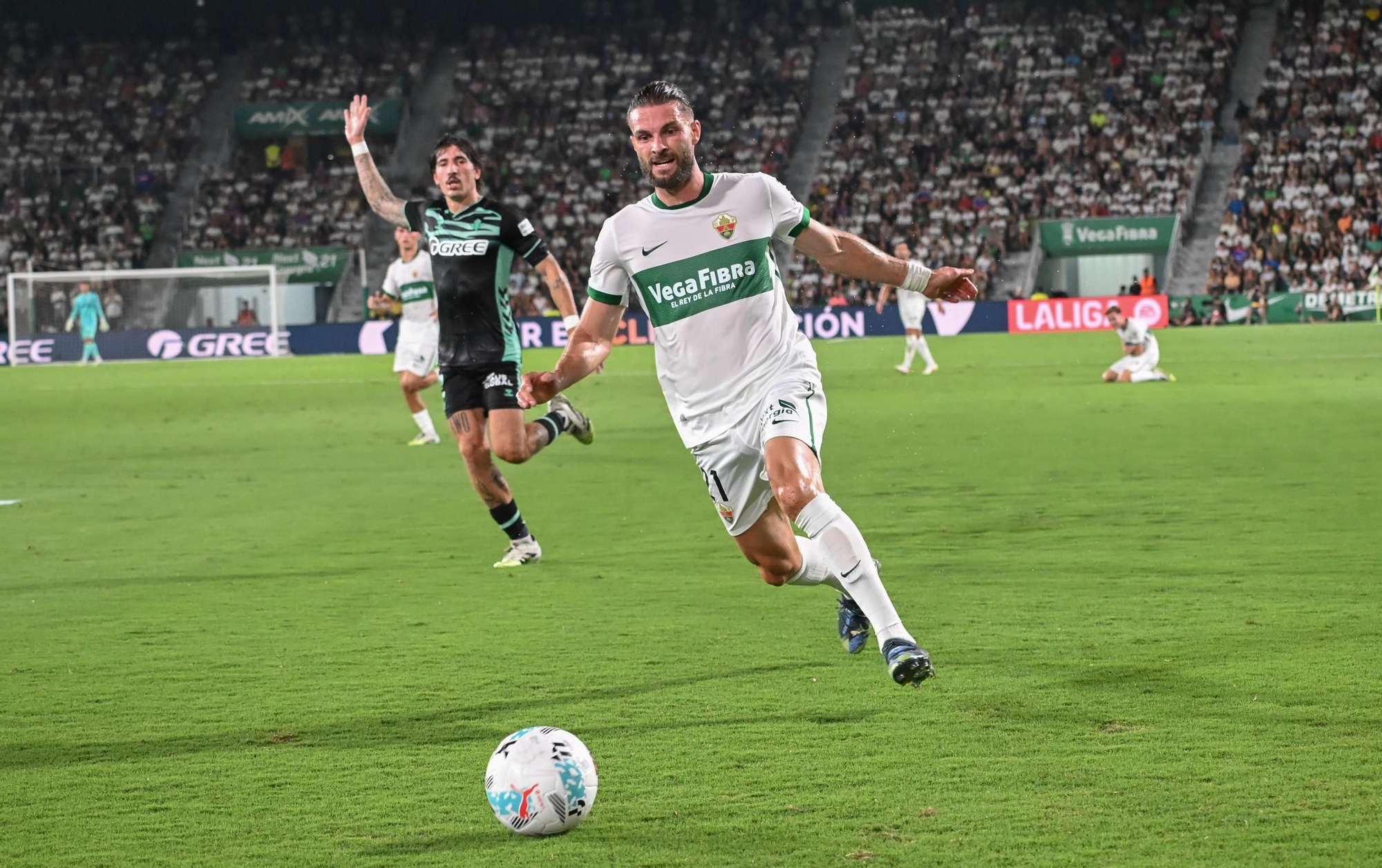 El Elche vuelve a Primera División con un empate frente al Betis (1-1)