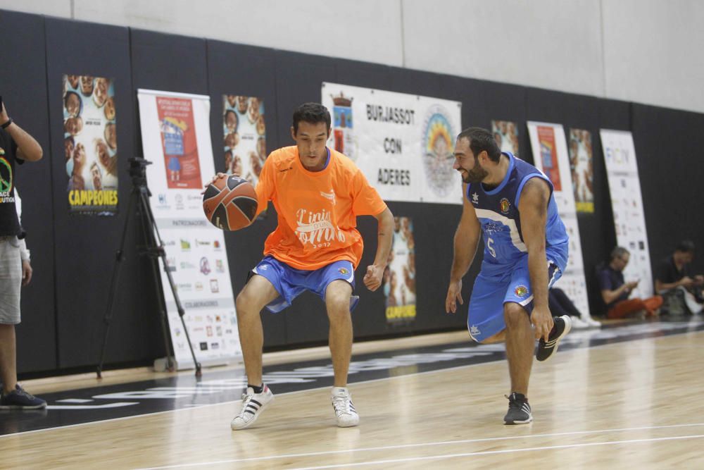 Partido entre los actores de 'Campeones' y el equipo de Burjassot que inspiró la película