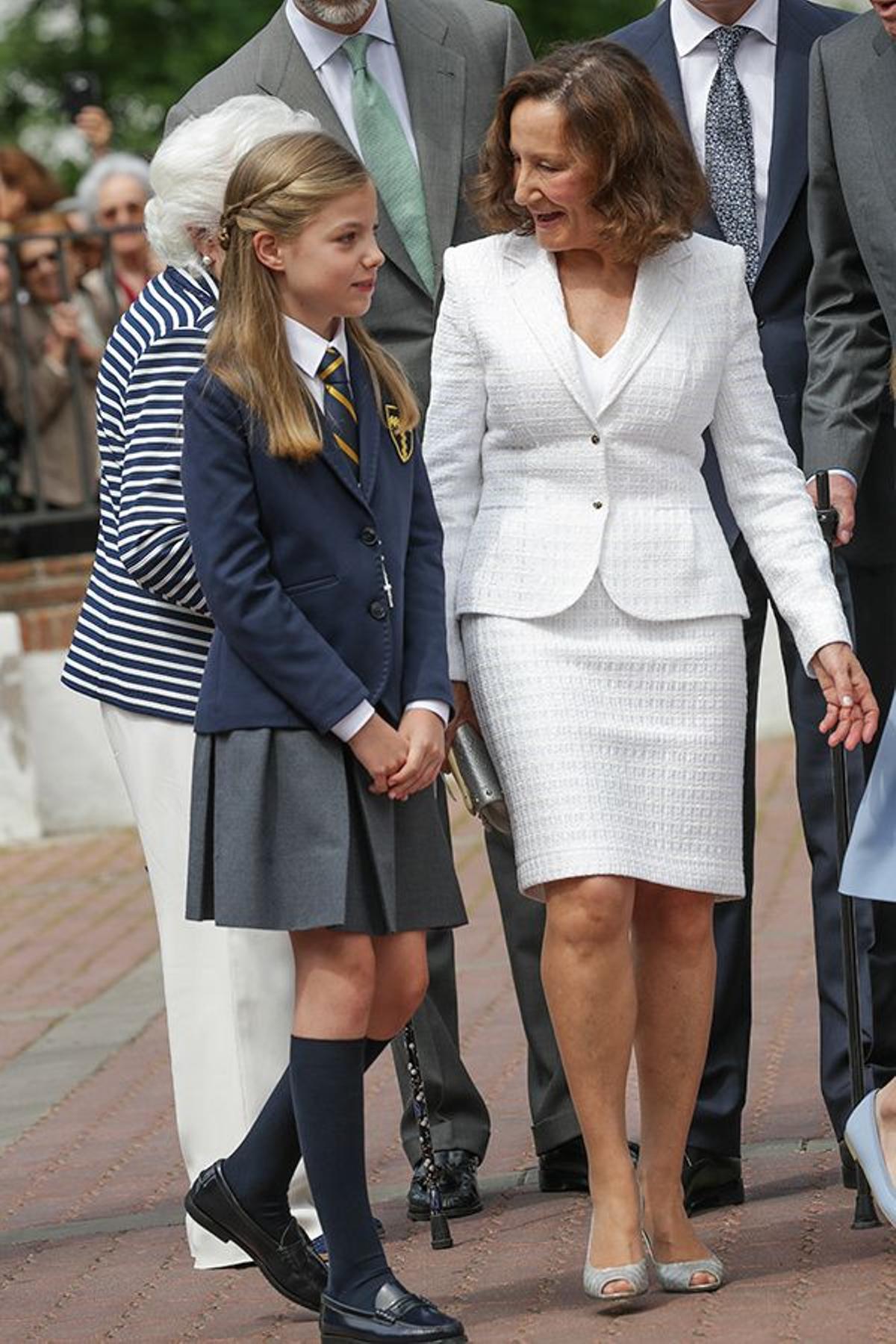 Primera Comunión de la Infanta Sofía: la Infanta comparte confidencias con su abuela
