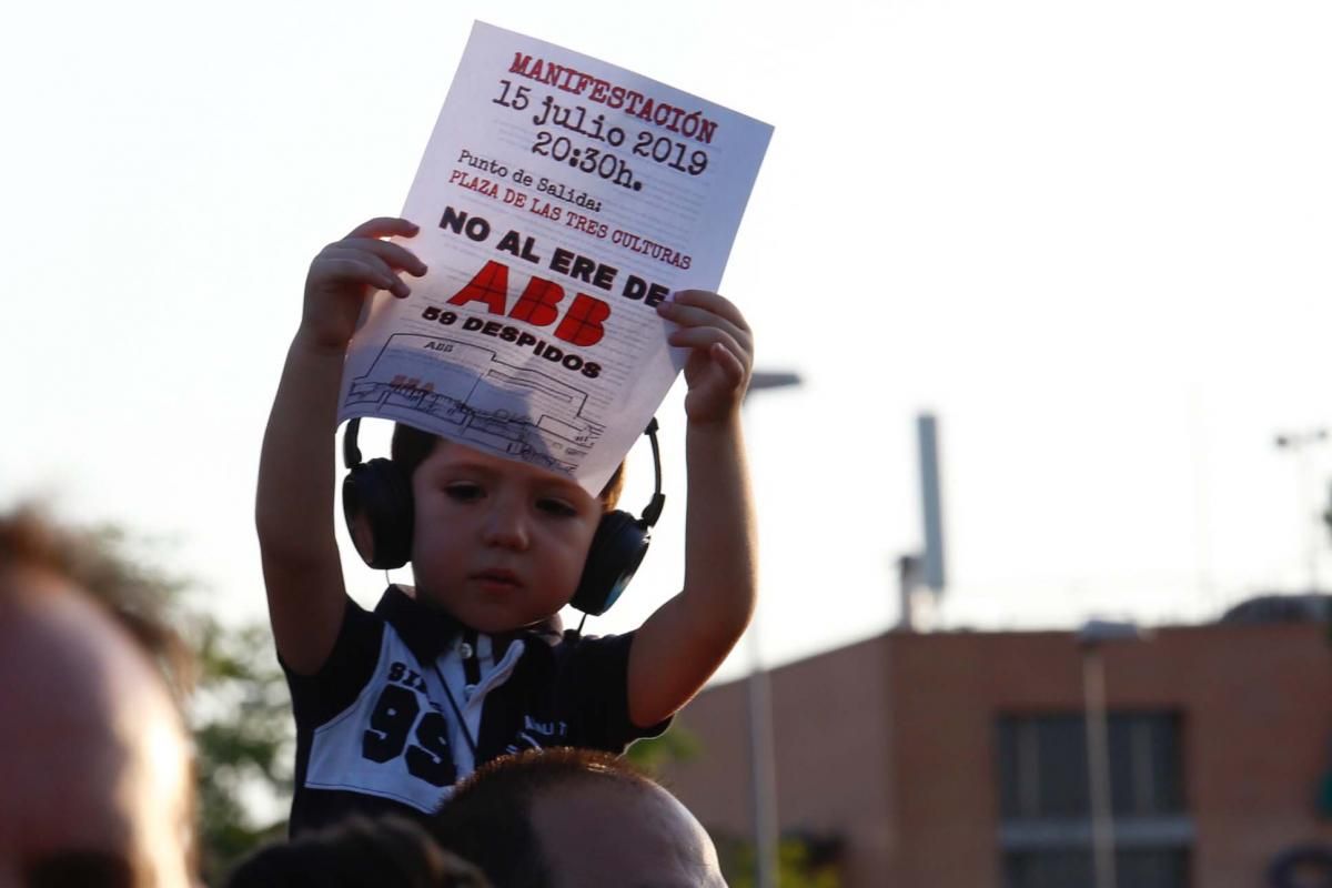 3.000 cordobesas se manifiestan contra el ERE de ABB