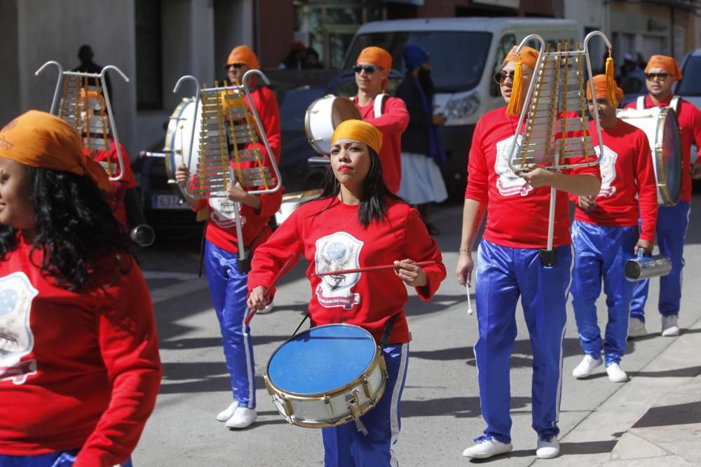 Processó per commemorar la celebració del Baisakhi a Salt