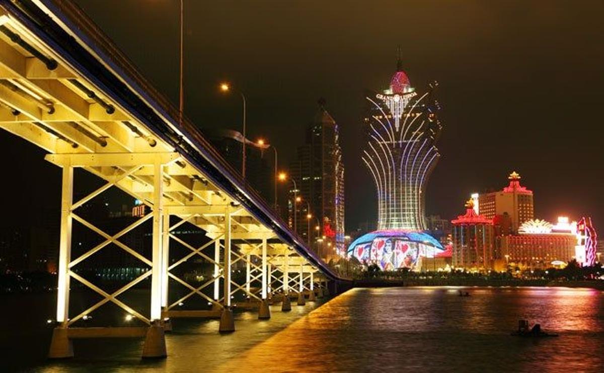 La ciudad china de Macao cuenta con 33 casinos que mueven anualmente más de 38.000 millones de dólares.