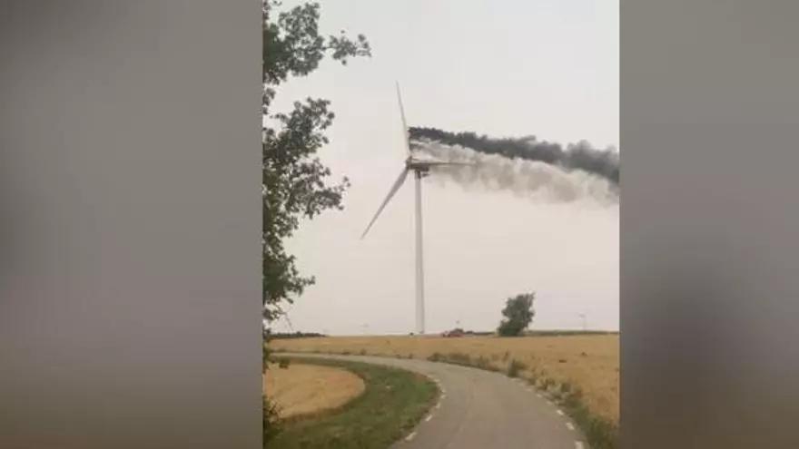 VÍDEO | S'incendia el motor d'un molí del Parc de l'Anoia