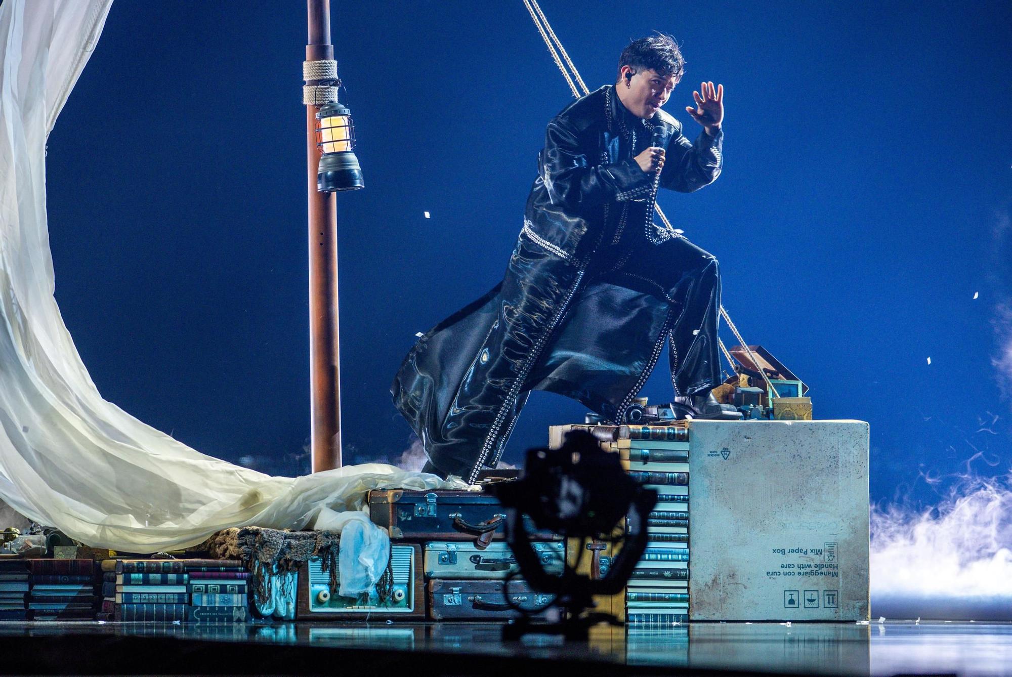 15 May 2025, Switzerland, Basel: JJ from Austria sing the song "Wasted Love" during the second semi-final of the 69th Eurovision Song Contest at the St. Jakobshalle. Photo: Jens Büttner/dpa