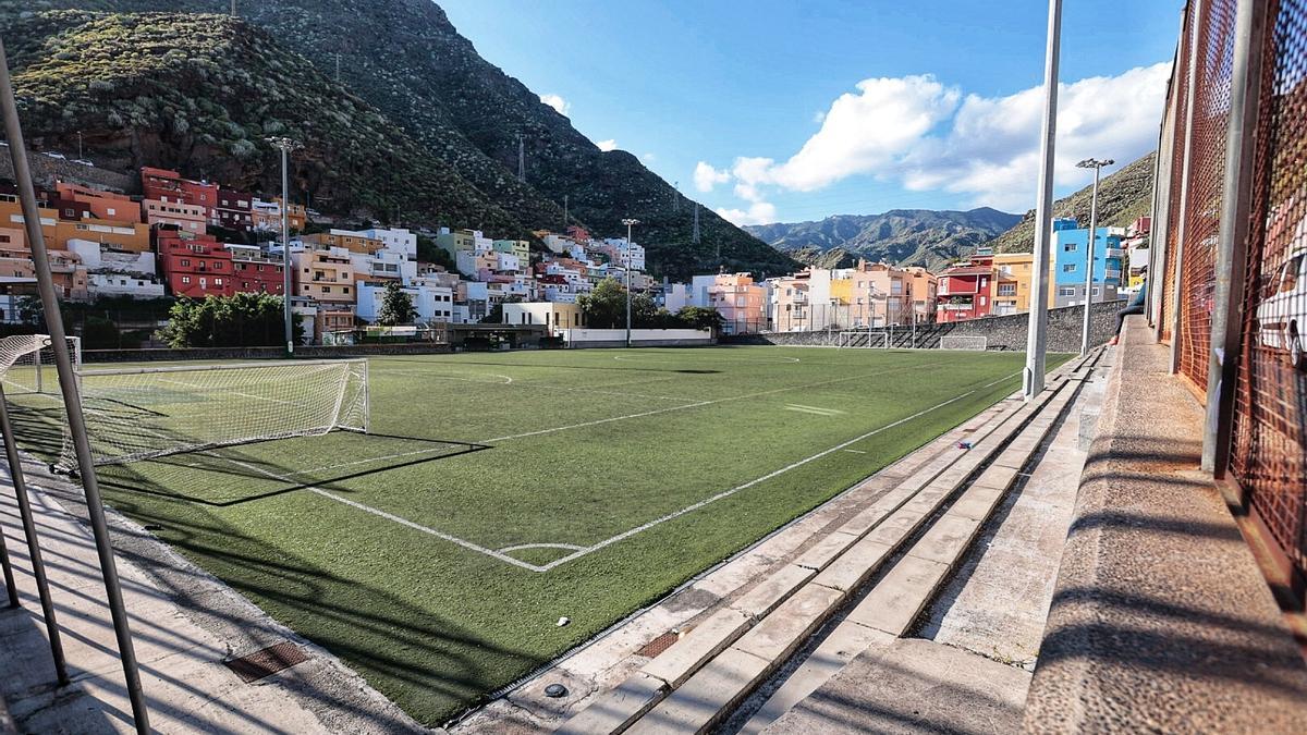 Uno de los campos de fútbol con los que cuenta Santa Cruz.