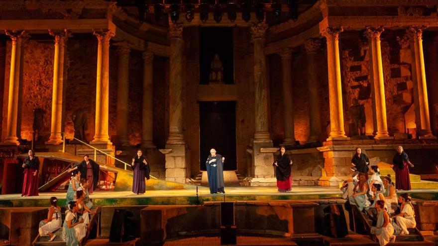 Otra escena de la obra de teatro que se representa en el teatro romano.
