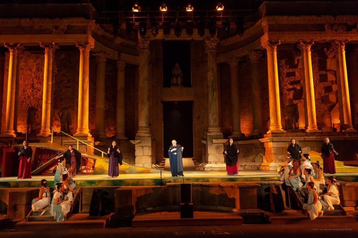 Otra escena de la obra de teatro que se representa en el teatro romano.