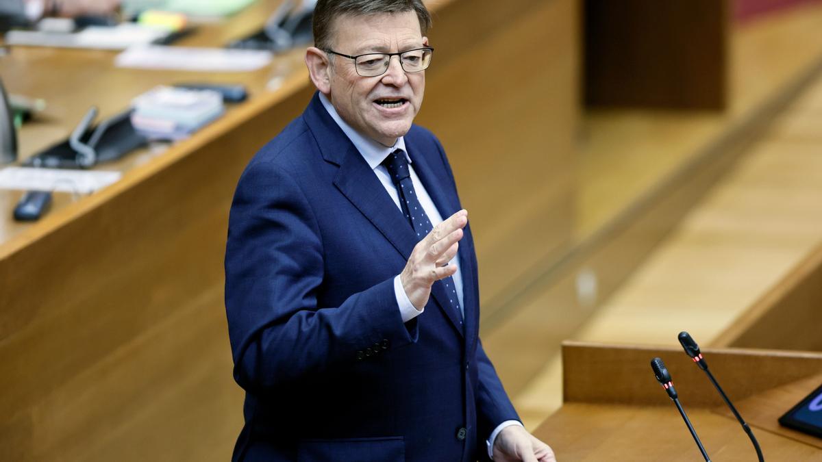 El president de la Generalitat en la sesión de control de Les Corts.