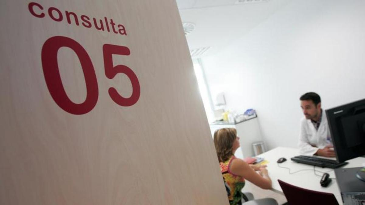Un total de 106 médicos de familia cambiarán de centro la próxima semana.